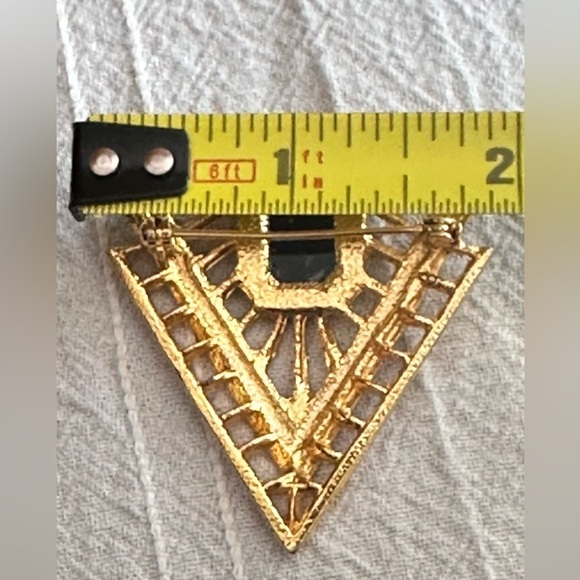 Chevron Brooch Pin Art Deco Revival Black Faux Stone Gold ToneTriangle 0670 P - Picture 6 of 8